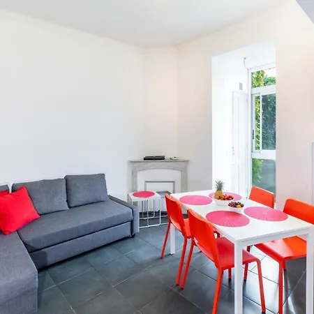 Bright And Modern 2 Bedroom In The Heart Of Antibes! أنتيب