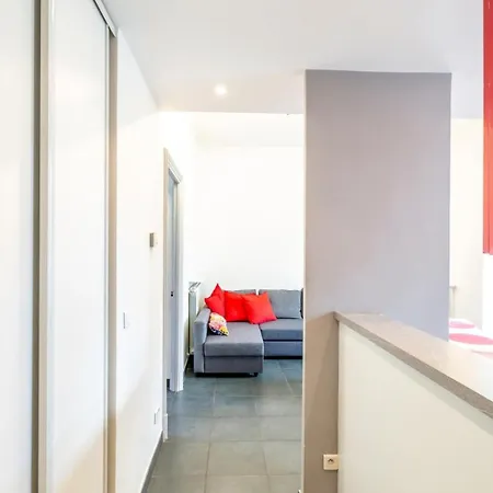 Lejlighed Bright And Modern 2 Bedroom In The Heart Of Antibes!