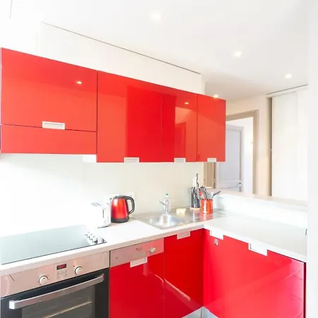 Bright And Modern 2 Bedroom In The Heart Of Antibes! * Antibes