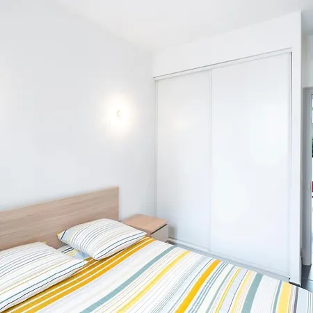 Lejlighed Bright And Modern 2 Bedroom In The Heart Of Antibes!