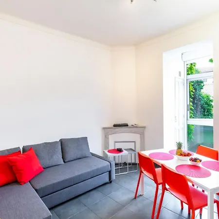 Bright And Modern 2 Bedroom In The Heart Of Antibes! 아파트 *